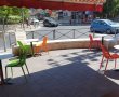 דניאל קופף (צילום: דו"צ) מחזקים את העסקים בעיר: עיריית ירושלים חילקה מאות כיסאות ושולחנות לשימוש בתי העסק