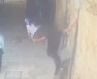 תיעוד: תלש דגל ישראל והשליך אותו לפח | לא תאמינו מאיפה הוא הגיע